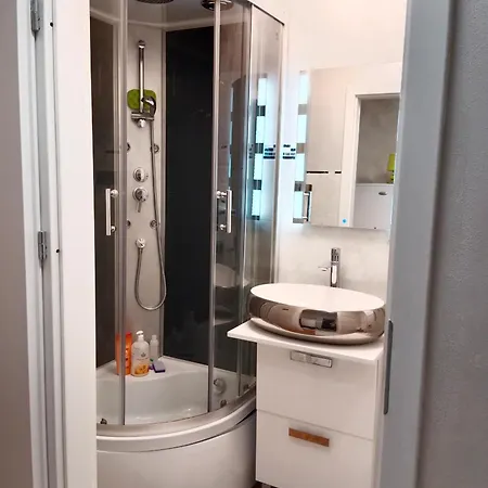 Center 918 B Tamars *