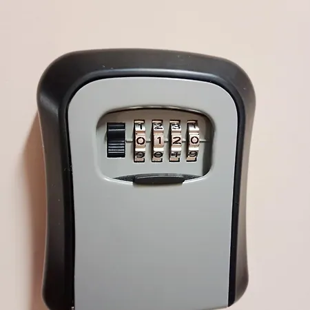 Center 918 B Tamars وارسو