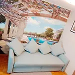 Center 918 B Tamars Apartman